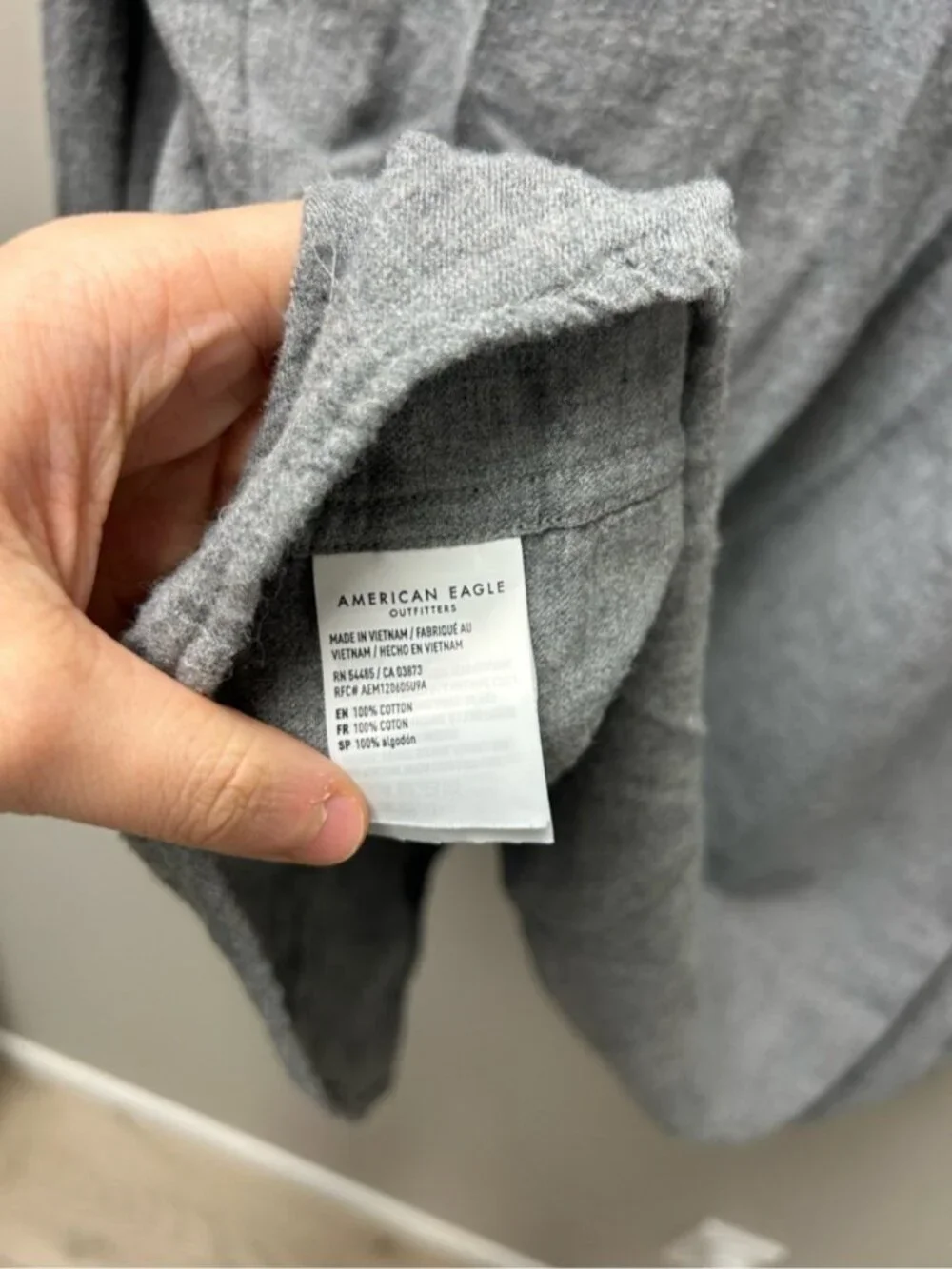 American Eagle Men’s Super‎ Soft Grey Button Down Long Sleeve Shirt